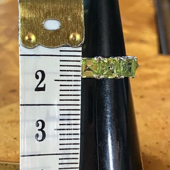 Natural Arizona Peridot Sterling Silver Ring - Picture 6 of 7